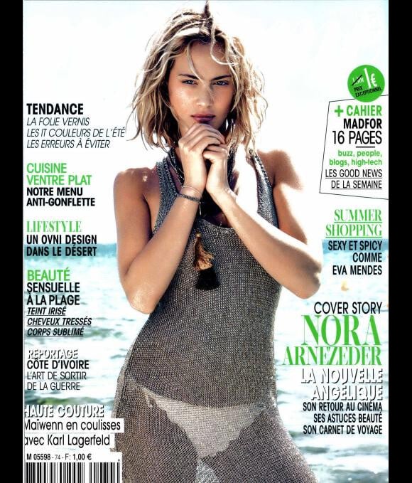 Nora Arnezeder, habillée d'une robe Zadig & Voltaire et d'une culotte de bain Chloé, pose en Une du magazine Madame Figaro de poche.