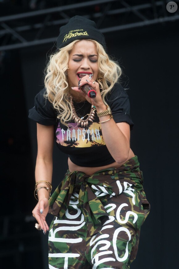 Rita Ora sur la scène du Barclaycard Wireless Festival à Londres, le 7 juillet 2012.