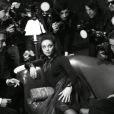 Mila Kunis, centre d'attention de tous sur le shooting de la nouvelle campagne Miss Dior.