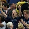 Les princes William et Harry ont acclamé ensemble la médaille de bronze du Royaume-Uni lors de la finale du concours général par équipes de gymnastique, le 30 juillet 2012 lors des Jeux olympiques de Londres.