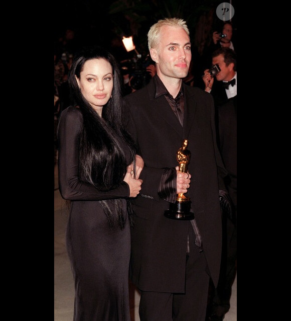 Angelina Jolie et son frère James en 2000 lors de la soirée post-Oscars