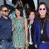 La famille Osbourne, avec le fils Jack, sa fiancée Lisa, et les parents Sharon et Ozzy lors de l'avant-première du film Total Recall - mémoires programmées le 1er août 2012 à Los Angeles