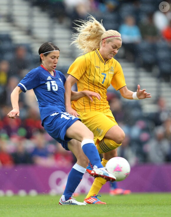 Elise Bussaglia le 3 août 2012 à Hampden Park à Glasgow face à la Suède