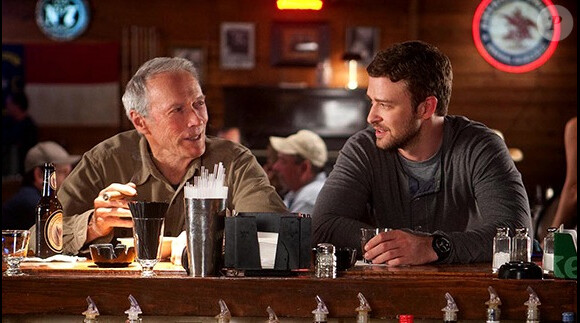 Clint Eastwood et Justin Timberlake dans Trouble with the Curve. En salles le 21 novembre.