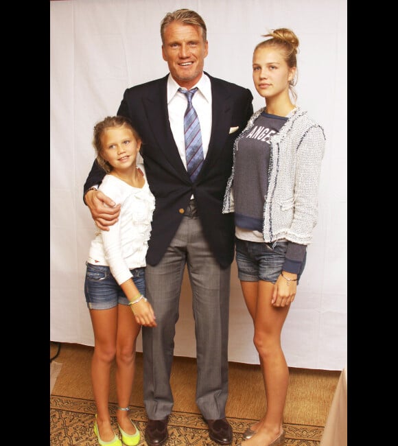 Dolph Lundgren avec ses filles Ida et Greta à Los Angeles le 4 août 2012