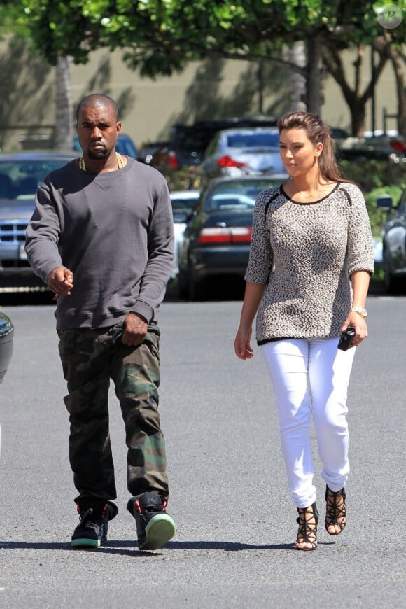 Kim Kardashian et son chéri Kanye West en vacances à Hawaï le 11 août 2012