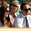 James Middleton avec sa soeur Pippa à Wimbledon, dans la 'royal box' du All England, le 28 juin 2012. En août, la presse anglaise révèle son idylle naissante avec une certaine Alejandra Welsh Pena.