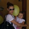 EXCLU : Victoria Prince porte sa petite fille Jordan à Studio City le 15 août 2012