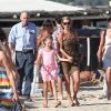 Kate Moss et sa fille Lila sur la plage du Club 55 à Saint-Tropez le 16 août 2012