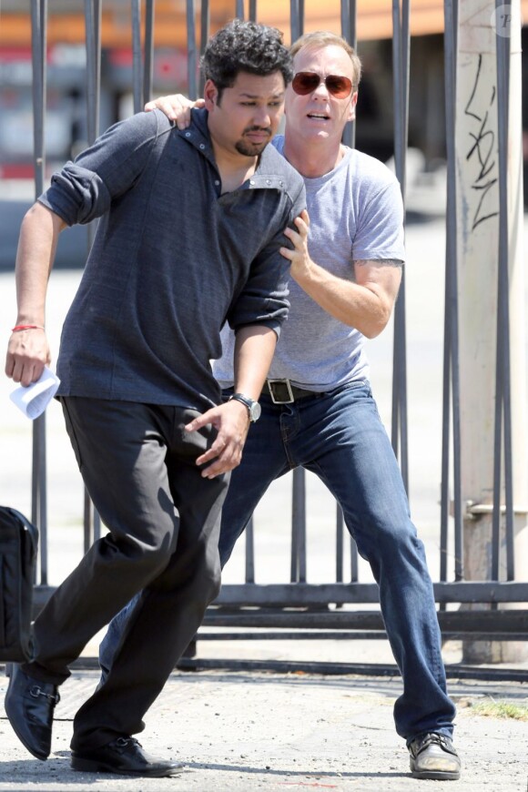 Kiefer Sutherland sur le tournage de la série Touch le 20 août 2012 à Los Angeles