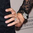 Sofia Vergara arborait sa jolie bague de fiançailles lors d'une réception donnée par l'Académie des Arts et des Sciences de la Télévision à l'hôtel Sheraton Universal. Los Angeles, le 20 août 2012.