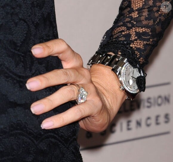 Sofia Vergara arborait sa jolie bague de fiançailles lors d'une réception donnée par l'Académie des Arts et des Sciences de la Télévision à l'hôtel Sheraton Universal. Los Angeles, le 20 août 2012.