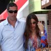 L'actrice Sofia Vergara et son fiancé Nick Loeb à Beverly Hills, le 21 août 2012.