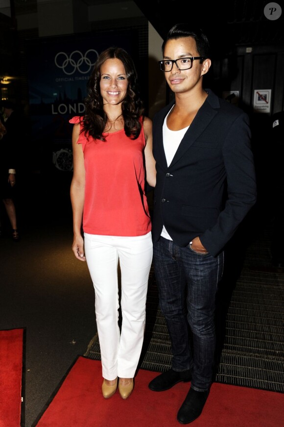 Sofia Hellqvist, petite amie du prince Carl Philip de Suède, le 15 août 2012 à Stockholm avec OScar Kylberg.