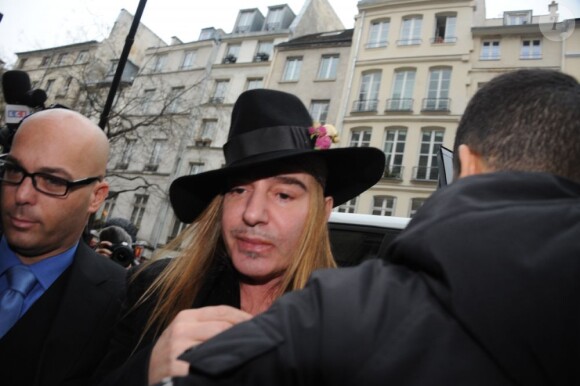 John Galliano à son arrivé au tribunal à Paris en 2011