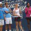 Andy Roddick, Roger Federer, Kim Clijsters et Serena Williams lors de l'Arthur Ashe Kids' Day à l'USTA Billie Jean King National Tennis Center lors de l'US Open le 25 août 2012 à New York
