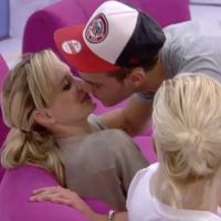 Secret Story 6 : Julien, amoureux de Fanny, embrasse Audrey et Nadège