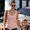 Jessica Alba et Honor s'accordent une après-midi shopping entre filles sous le soleil. Los Angeles, le 31 août 2012.