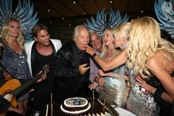 Entouré de tous ses amis, Massimo Gargia fête ses 72 ans au VIP Room de St-Tropez, le samedi 1er septembre 2012.