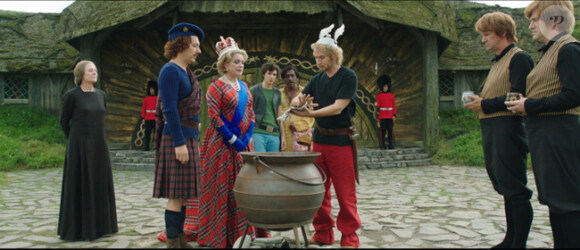 Image du film Astérix et Obélix au service de Sa Majesté avec Guillaume Gallienne, Catherine Deneuve et Edouard Baer