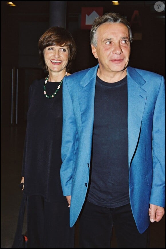 Michel Sardou et Anne-Marie Périer à Paris, le 16 septembre 2000.