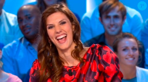 Doria Tillier imite JoeyStarr dans sa météo lors du Grand Journal de Canal+ le 5 septembre 2012