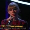 Taylor Swift interprète Ronan, sur NBC à l'occasion du Téléthon Stand Up To Cancer.