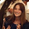 Carla Bruni-Sarkozy et Léa Seydoux au mariage de son amie Farida Khelfa et Henri Seydoux, à la mairie du 17arrondissement de Paris, le 1er septembre 2012.