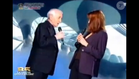 Carla Bruni-Sarkozy et Charles Aznavour - Au creux de mon épaule - duo enregistré sur TF1 en 2009.