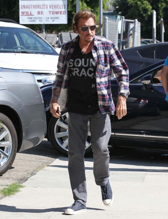 Johnny Hallyday se rend au studio, à Santa Monica, Los Angeles, le 13 septembre 2012.