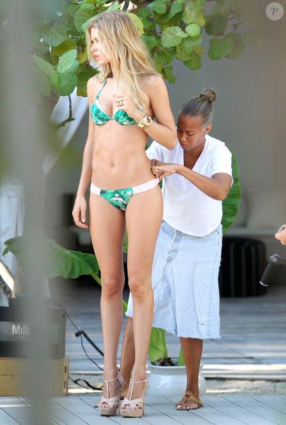 Doutzen Kroes à Miami prend la pose pour Victoria's Secret le 14 septembre 2012