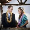 Le prince William et son épouse Kate, romantiques lors de leur arrivé le dimanche 16 septembre 2012 à l'aéroport Henderson à Honiara aux Iles Salomon, troisième étape de leur voyage en Asie du sud-est dans la cadre du Jubilé de diamant de la reine Elizabeth II