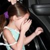 Suri Cruise, en larmes, se cache des paparazzi à New York, le 17 septembre 2012.