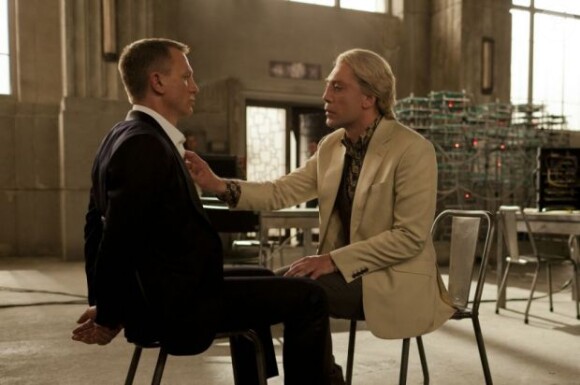 Daniel Craig et Javier Bardem dans Skyfall de Sam Mendes. En salles le 26 octobre.