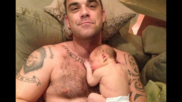Robbie Williams dévoile le joli minois de sa fille Teddy