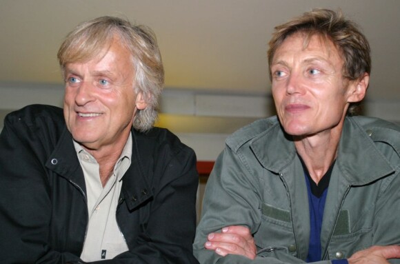 Dave et son compagnon Patrick Loiseau à Paris, le 14 octobre 2004.