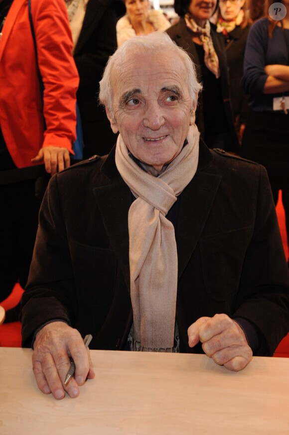 Charles Aznavour au salon du livre, Paris, le 17 mars 2012.
