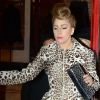 Lady Gaga enfile un manteau léopard pour rendre visite au couturier Azzedine Alaïa à Paris