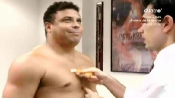 Ronaldo, obèse, s'attaque à ses kilos en trop dans une émission de télé-réalité