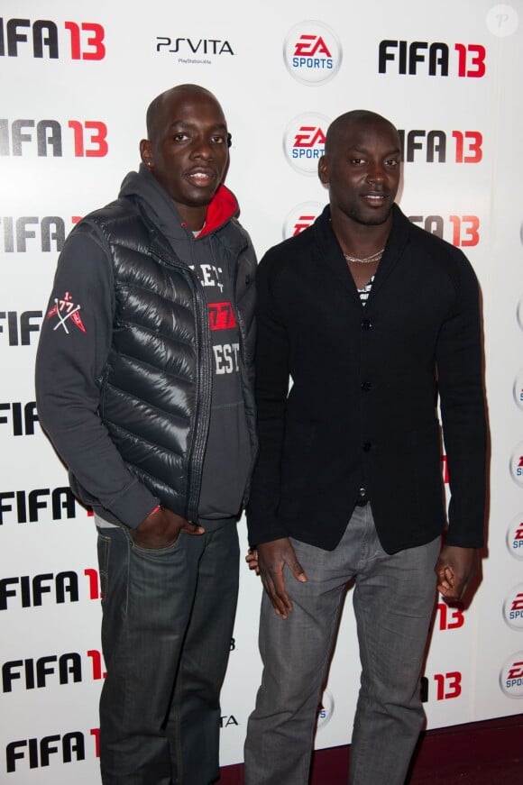 Ladji Doucouré et un proche lors de la soirée de lancement FIFA 13, le 25 septembre 2012 à l'Olympia de Paris.