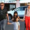 Johnny Hallyday et Laeticia sont allés chercher leurs filles Jade et Joy à l'école, dans le quartier de Santa Monica, le 27 septembre 2012.