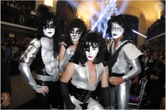 Les sosies du groupe Kiss lors du défilé prêt-à-porter printemps-été 2013 de Jean-Paul Gaultier. Paris, le 29 septembre 2012.