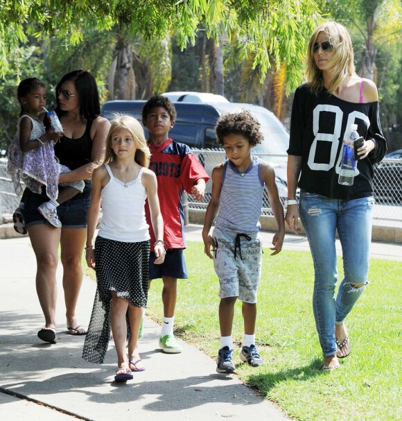 Heidi Klum et ses enfants profitent d'une belle journée ensoleillée à Los Angeles le 29 septembre 2012