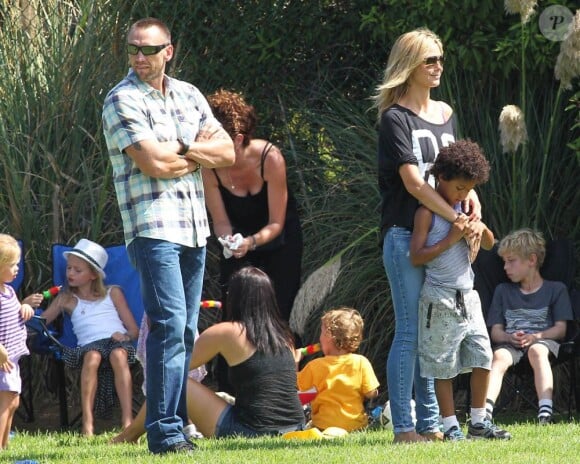 Heidi Klum et ses enfants profitent d'une belle journée ensoleillée à Los Angeles le 29 septembre 2012