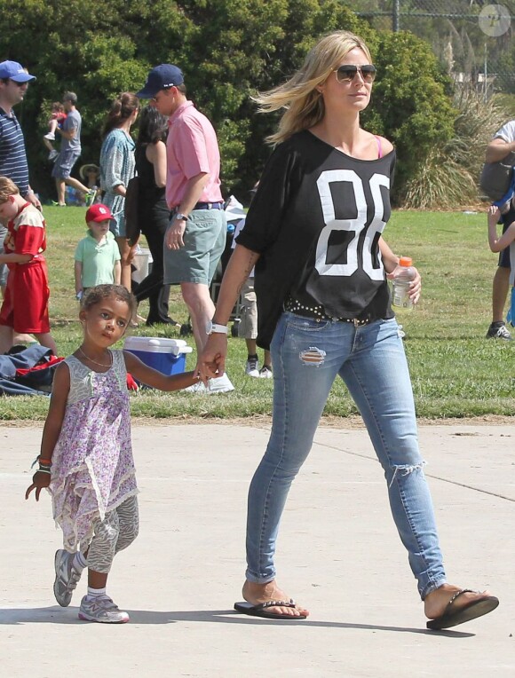 Heidi Klum et ses enfants profitent d'une belle journée ensoleillée à Los Angeles le 29 septembre 2012
