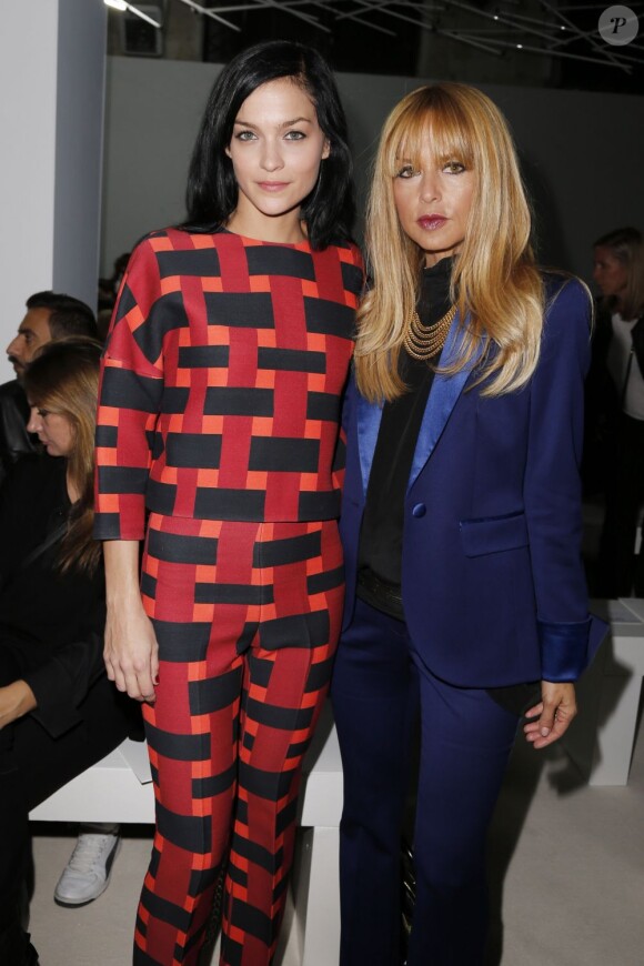 Leigh Lezark et Rachel Zoe assistent au défilé Giambattista Valli prêt-à-porter printemps-été 2013 au Couvent des Cordeliers. Paris, le 1er octobre 2012.