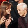 Carla Bruni et Charles Aznavour : moment de complicité sur le plateau de l'émission Hier Encore enregistrée le 19 septembre 2012.
Photo exclusive. Interdiction de reproduction