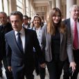  Nicolas Sarkozy et son épouse Carla Bruni-Sarkozy sont allés voter au lycée Jean-de-la-Fontaine dans le 16e arrondissement de Paris le 10 juin 2012 