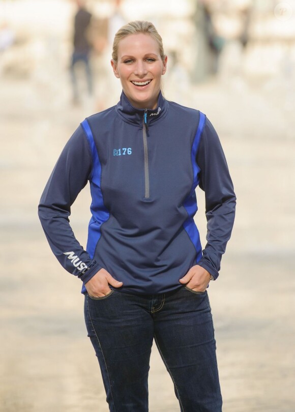 Zara Phillips jouait le 4 octobre 2012 les mannequins pour la marque Musto avec laquelle elle collabore depuis 2009, sur le Strand, à Londres.