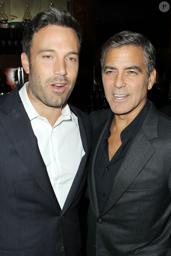Ben Affleck et George Clooney lors de l'avant-première à New York du film Argo le 9 octobre 2012